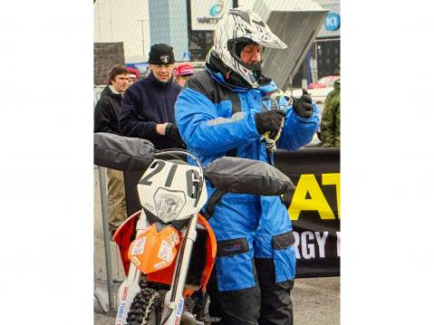 Vuosaaressa Päitsin lähtöä odotellessa 2012. Matkanteko loppui jo ensimmäisenä iltana, omien mokien johdosta. Nöyräksi veti, mutta niin pitikin. Taisi olla vielä viimeinen kolmipäiväinen kisa ja se olisi ollut hienoa ajaa läpi.