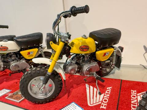 Honda Monkey Z50J K3 Entisöity, 1977 malli oli Suomessa muutettu vastaamaan mopojen sen aikaista painorajaa 50kg. Muutokset koskivat valoja, lokasuojia, sekä pienempää pottoainesäiliöitä. Omistaja: Petri Arola