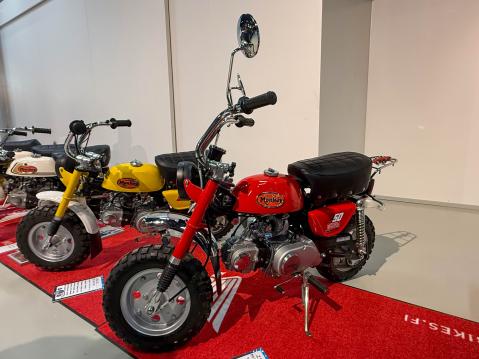 Honda Monkey Z50J K3 vm. 1978-79 Suomi muunnos kromilokareilla. Omistaja: Henri Rajahalme