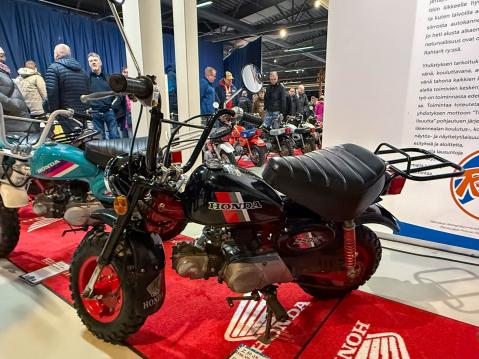 Honda Monkey Z50JH vm. 1990 Originaali Omistaja: Viljo Saarinen