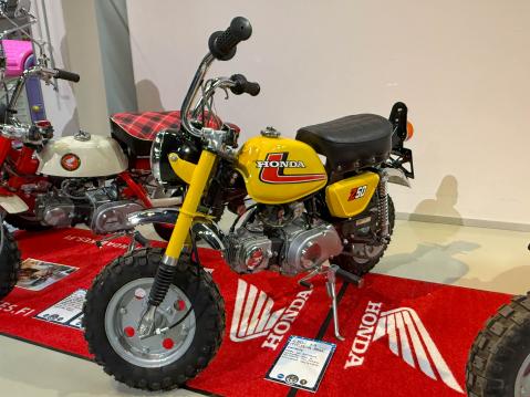Honda Monkey Z50J K3 vm. 1977 Mopo on entisöity sellaiseksi, kuin se tehtaalta tuli, ennen kotimaisia muutostöitä. Omistaja: Petri Airola