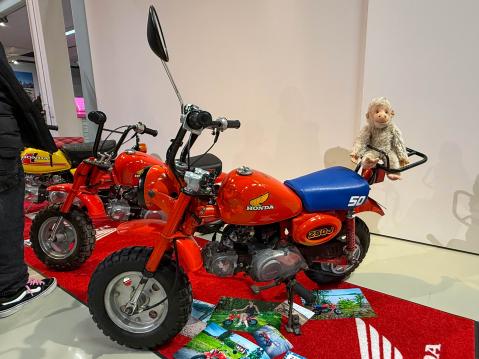 Honda Monkey Z50J vm. 1984 Blazing red -R120 Omistaja: Sampsa Ahonen