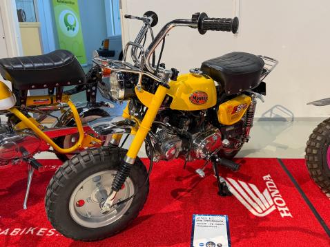 Honda Monkey Z50J K3 Vuoden 1978 Monkey lisävarusteilla. Omistaja: Tommi Kankaanpää