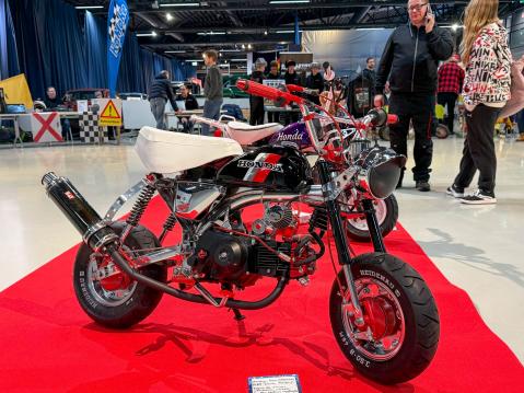 Itse aloitettu rakentamaan Hondan tankista vain 500 €:n budjetilla. vm. 1989 Omistaja: Aleksi Ollikainen