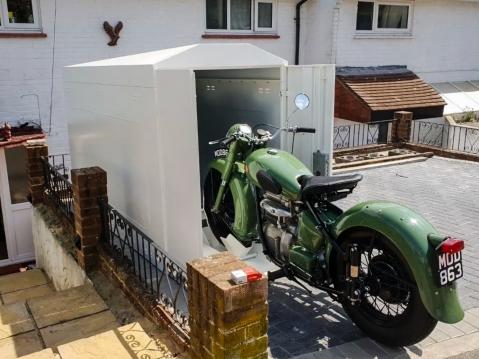 SAB Motorcycle Storagen turvasuoja.