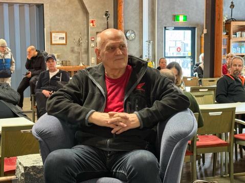 Ulf Björklund paneelikeskustelussa.