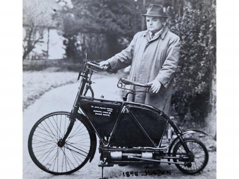 Noin vuosimallin 1902 Holden 1172,8cc.