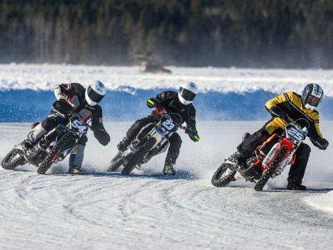 #54 Topias Kesti, #23 Isac Krohn ja #25 Tatu Lauslehto. Kuva: Kiia Salminen