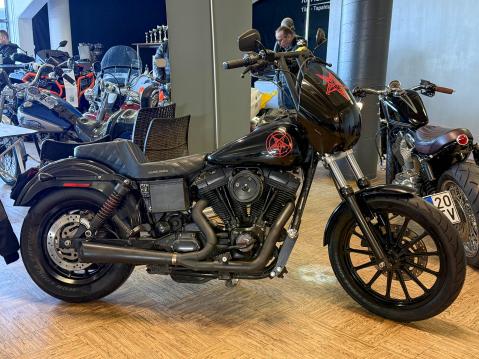 Harley-Davidson Dyna Superglide vm. 2003 Omistaja: Arto Haapala