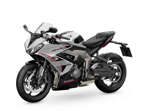 Triumph Daytona 660 vuosimallia 2026.