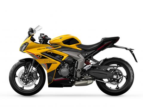 Triumph Daytona 660 vuosimallia 2026.