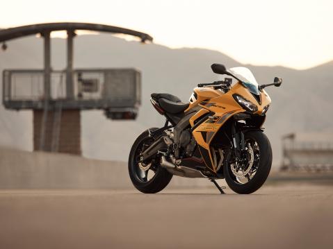 Triumph Daytona 660 vuosimallia 2026.