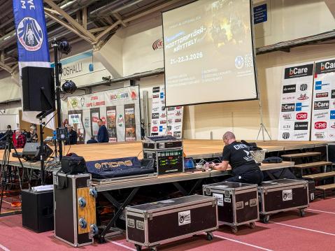 Esiintymislava odottamassa mp-muotinäytöstä.