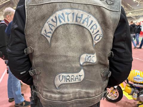 Käyntihäiriö MC, Virrat