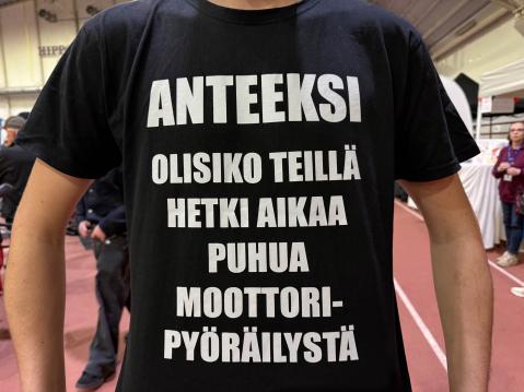 Anteeksi, olisiko teillä hetki aikaa puhua moottoripyöräilystä, MP69