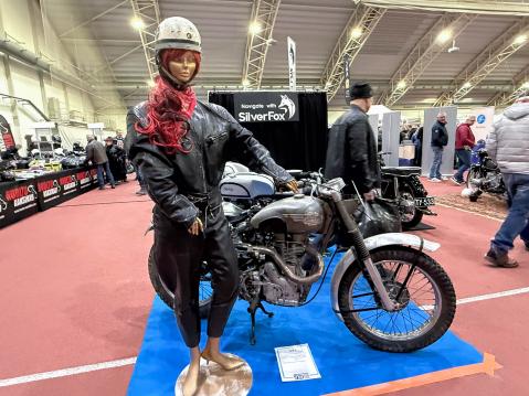 Nro. 142 Royal Enfield Bullet vm. 1953 Omistaja: Tapio Koskinen