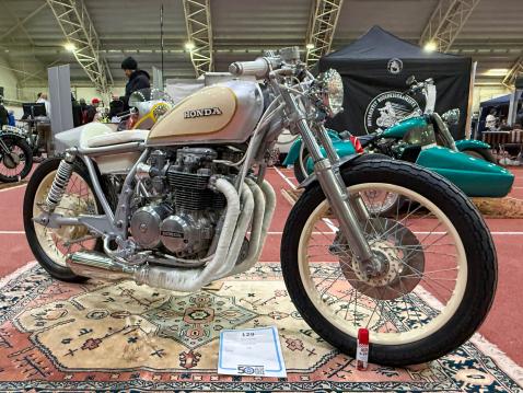 Nro. 129 Honda CB650C vm. 1980 Omistaja: Teemu Koskinen