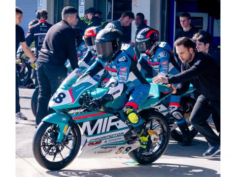 Aatos Pirttinen lähdössä radalle. Kuva: Artpicsjona