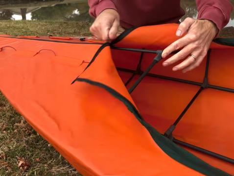 Pontos 2.0 on koottava kajakki. Putkirungossa ja vedenpitavassa kankaassa sen salaisuus.