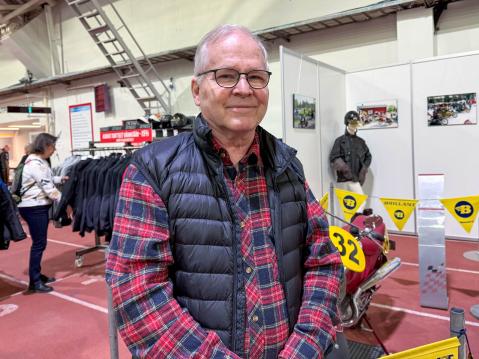 Hannes Kalaniemi on osaltaan tekemässä tulevaa, Pertti Kärhän urasta käsittelevää podcastia.