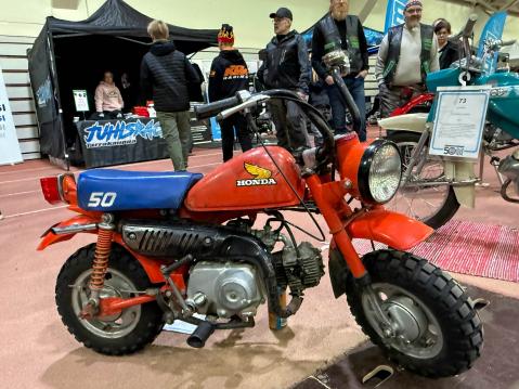 Nro. 65 Honda Monkey Z50J vm. 1985 Omistaja: Arttu Iivari Keitaanniemi
