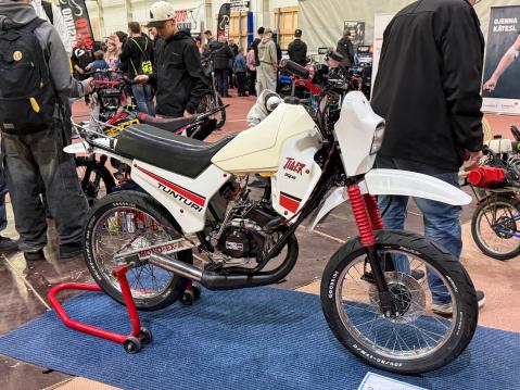 Nro. 60 Tunturi Tiger aqua vm. 1989 Omistaja: Elia Lahdenvesi