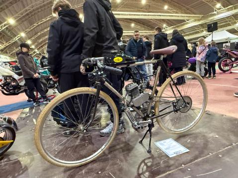 Nro. 25 Bridgestone Submarine 80cc vm. 1980 Omistaja: Kai Rinne