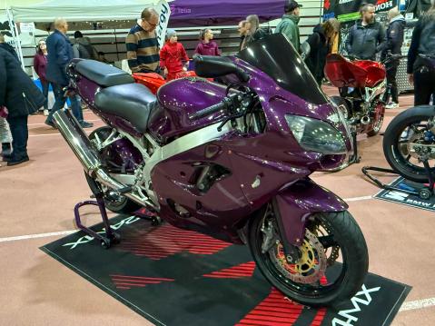 Nro. 21 Kawasaki ZX-9R vm. 2001 Omistaja: Niko Parkkonen