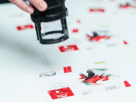 Ducati-postimerkin ensipäiväkuoren leimausta.