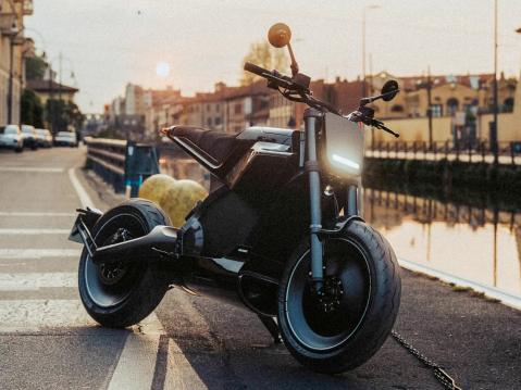 DAB 1α BRABUS Black edition.