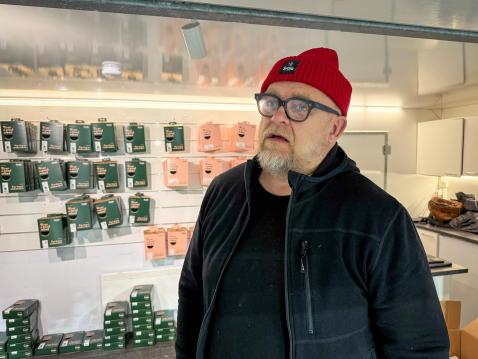 Finnsvalan perustaja Kyösti Svala oli edelläkävijä merinovillatuotteiden osalta, toteaa Aakko.