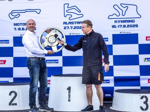 Smoton kiertovanteen luovutus. Kuva Jari Heikkilä.