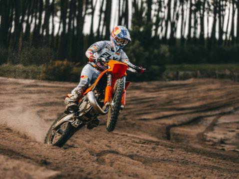 KTM:n SX-mallistoa vuodelle 2027.