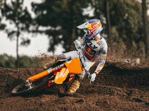 KTM:n SX-mallistoa vuodelle 2027.