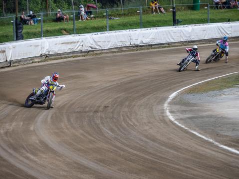 Saku Purtilo, numero 3, vauhdissa. Kuva Burt Racing.