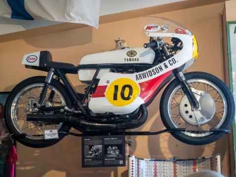 Salosen vuoden 1967 mallin kisapyörä, Yamaha YR-1 350.