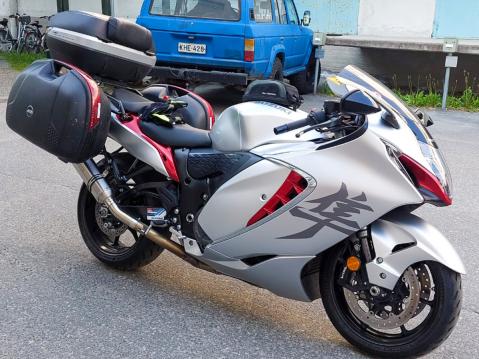 Uskollinen matkapeli: Suzuki Hayabusa.