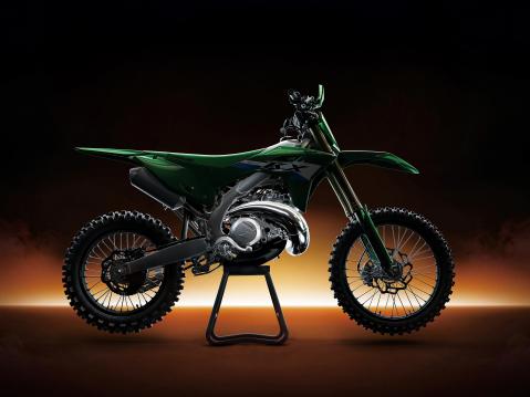 Kaksitahtinen Kawasaki KX327X vm 2027.