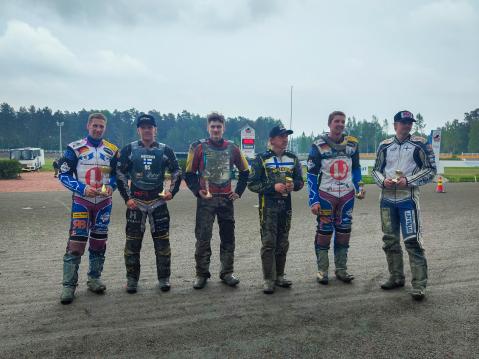 Kuvassa kilpailun kuusi parasta, vas. Jörg Tebbe, Jesse Mustonen, Ossi Rantala, Tero Aarnio, Luis Tebbe ja Max Koivula. Kuva Tomi Nevanperä.