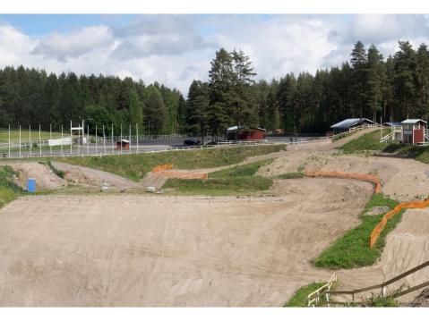 Komostenkylän motocrossrata on lähes valmis vastaanottamaan maanosan parhaat motocrossarit