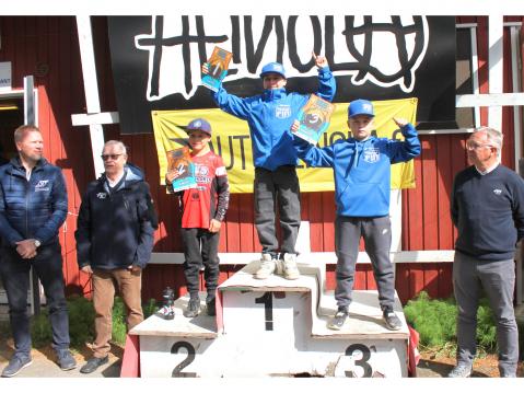 EMX65 top3: 1. Aleksi Väliaho, 2. Valters Jurcenko ja 3. Oliver Härkönen. Kuva Kaisa Lökfors.