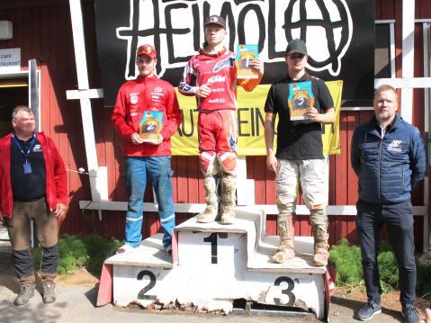 SM-motocross, top3: 1. Vilho Vehviläinen, 2. Santeri Oinonen ja 3. Roope Vikström. Kuva Kaisa Lökfors.