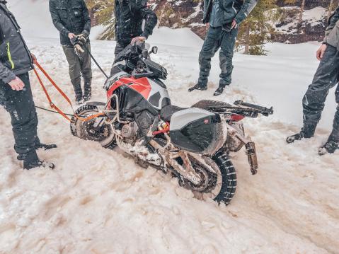 Multistrada V4 Voyagers -kilpailun kuvasatoa.