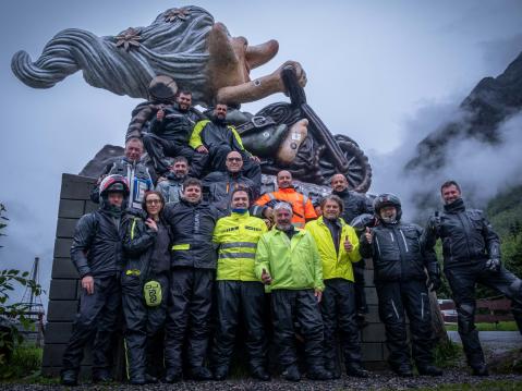 Multistrada V4 Voyagers -kilpailun kuvasatoa.