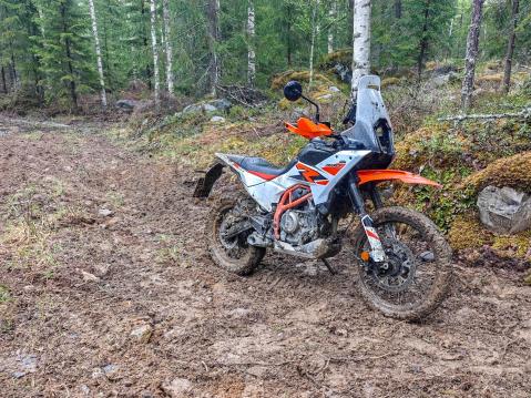 KTM 390 Adventure R - ja liejua.