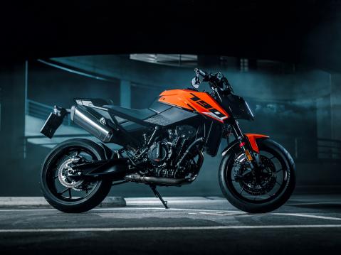 KTM 790 Duke vuosimallia 2027.