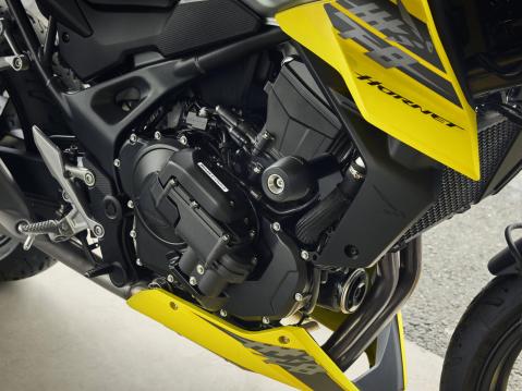 E-Clutch on saatavilla myos CB750 Hornetiin.