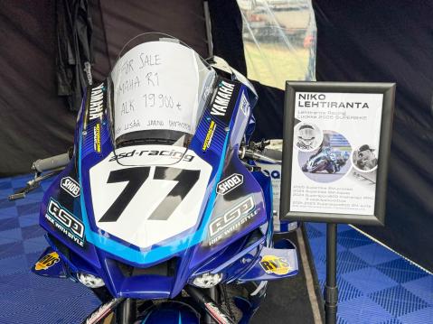 Niko Lehtirannan entinen kisapyörä, Yamaha R1, on myytävänä.