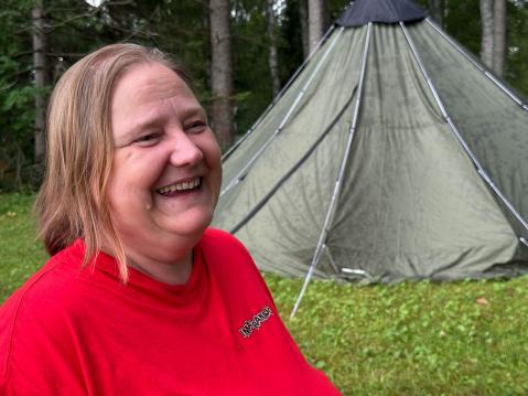 'Tiipiiteltat ovat olleet suuri menestys, ja ensimmäinen telttavaraus on tehty jo ensi vuodellekin,' Solja kertoo.