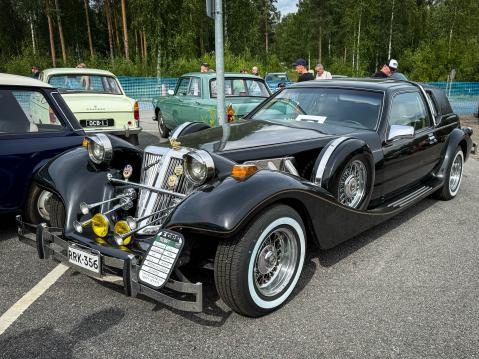 Ford Mercury Cougar, 1988. Moottori V8, tilavuus 5 litraa. Valmistettu vain 159 kpl. Omistaja Antero Kyllönen.